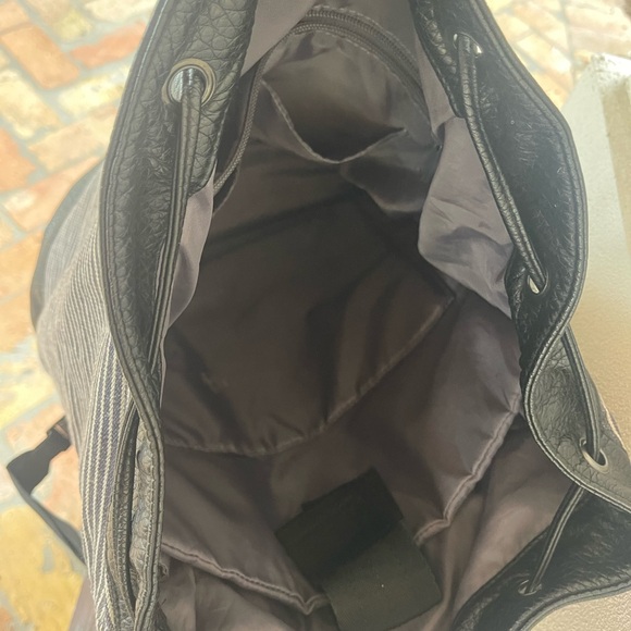 OGIO Backpack. Black grey striped. Canvas material. Zipper pockets, laptop. - Picture 8 of 10